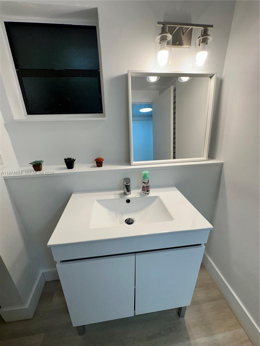 MELROSE PLACE SOUTH CONDO - Residential