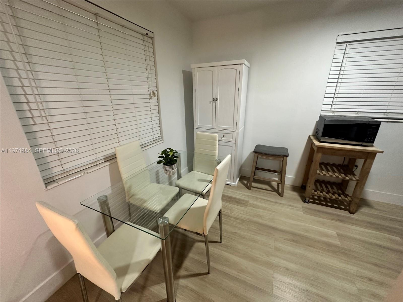 MELROSE PLACE SOUTH CONDO - Residential