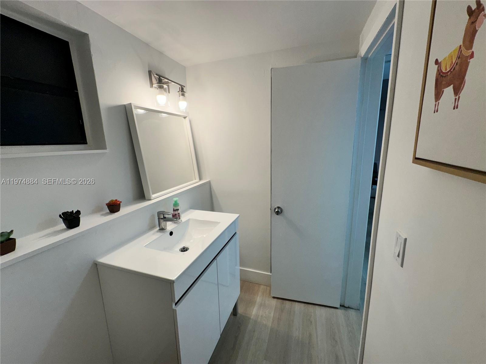 MELROSE PLACE SOUTH CONDO - Residential