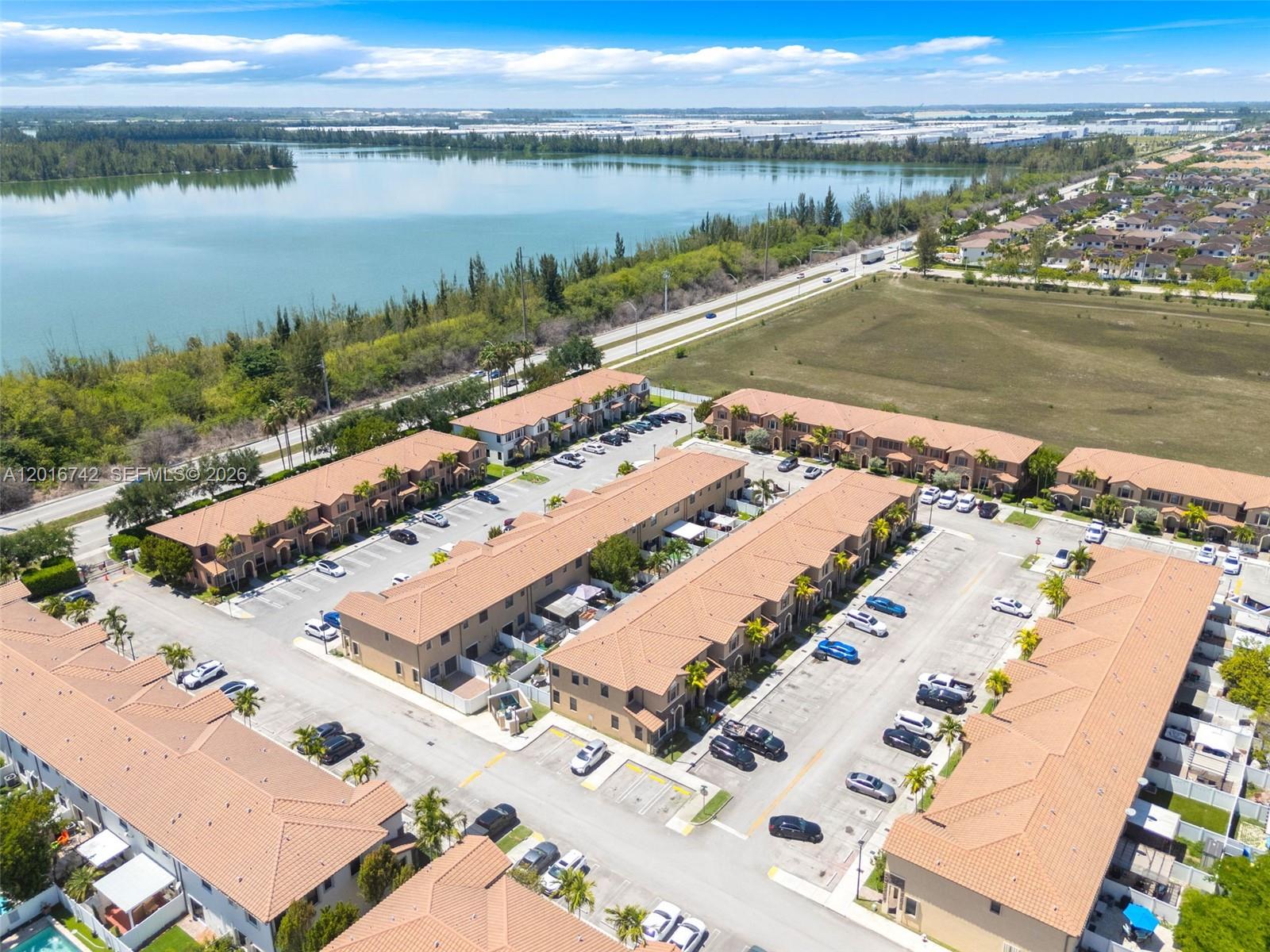 BELLAGIO VILLAS - Residential
