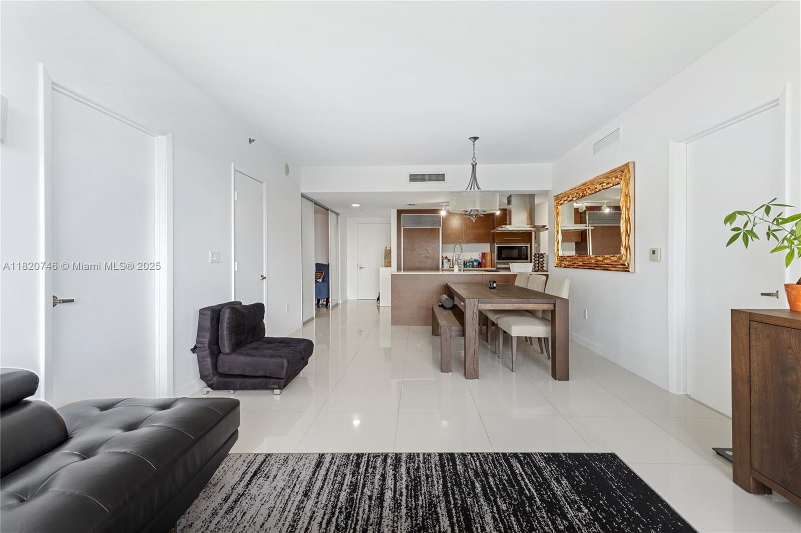 ICON BRICKELL NO TWO - Residential