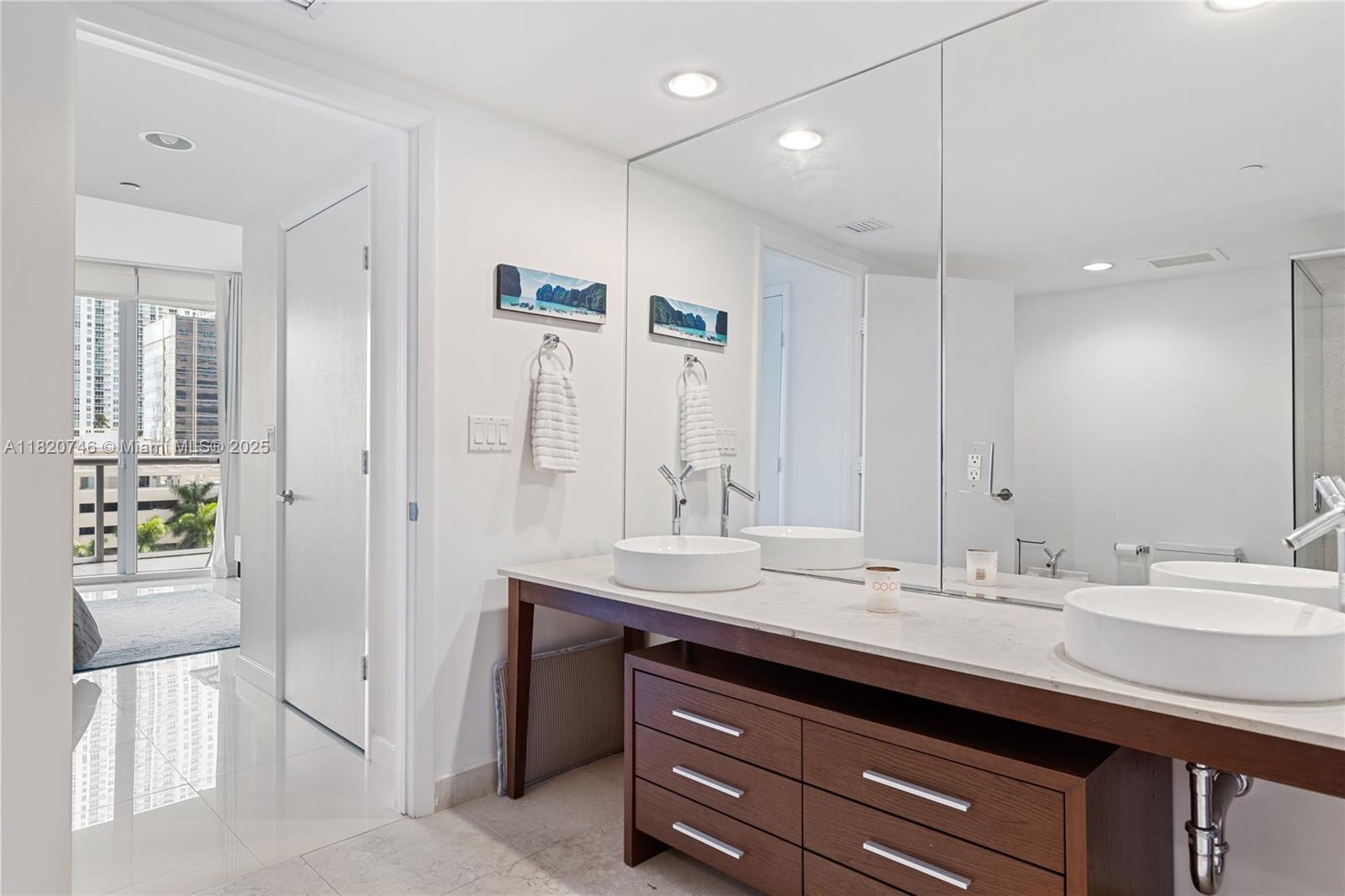 ICON BRICKELL NO TWO - Residential