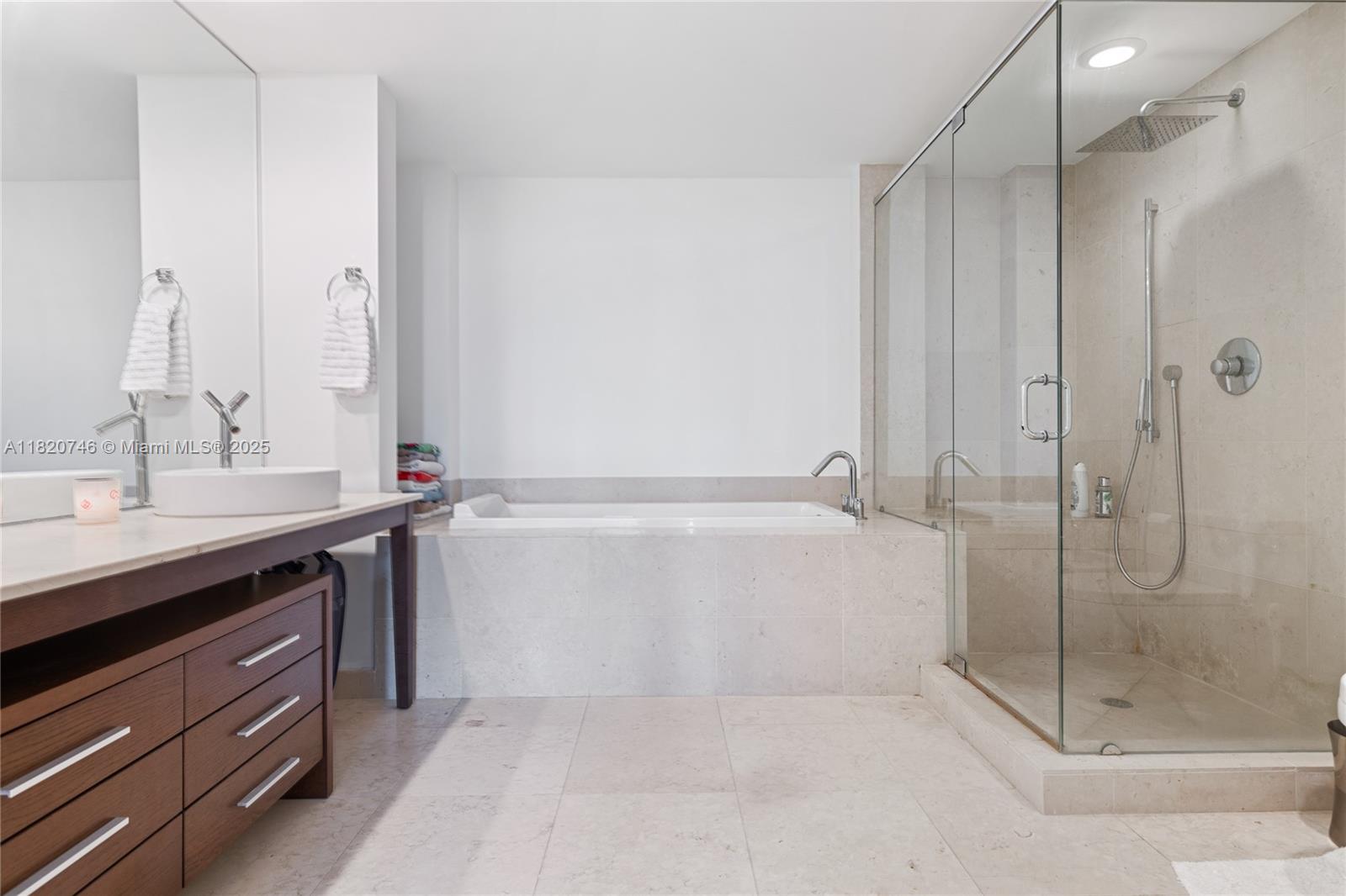 ICON BRICKELL NO TWO - Residential