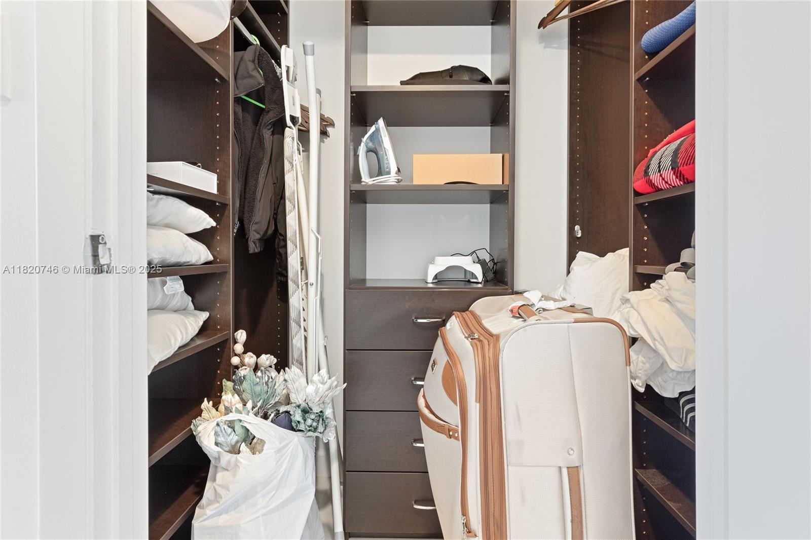 ICON BRICKELL NO TWO - Residential