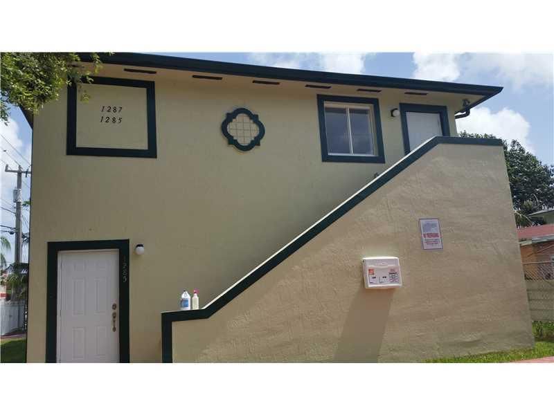 GREAT DEAL, APARTMENT IN DUPLEX IS BRAND NEW, TURN KEY, 4 BEDROOMS AND TWO BATHROOMS , KITCHEN WITH GRANITE COUNTER, NICE BATHROOMS. Easy access to HWY and Metro transit. EASY TO SHOW