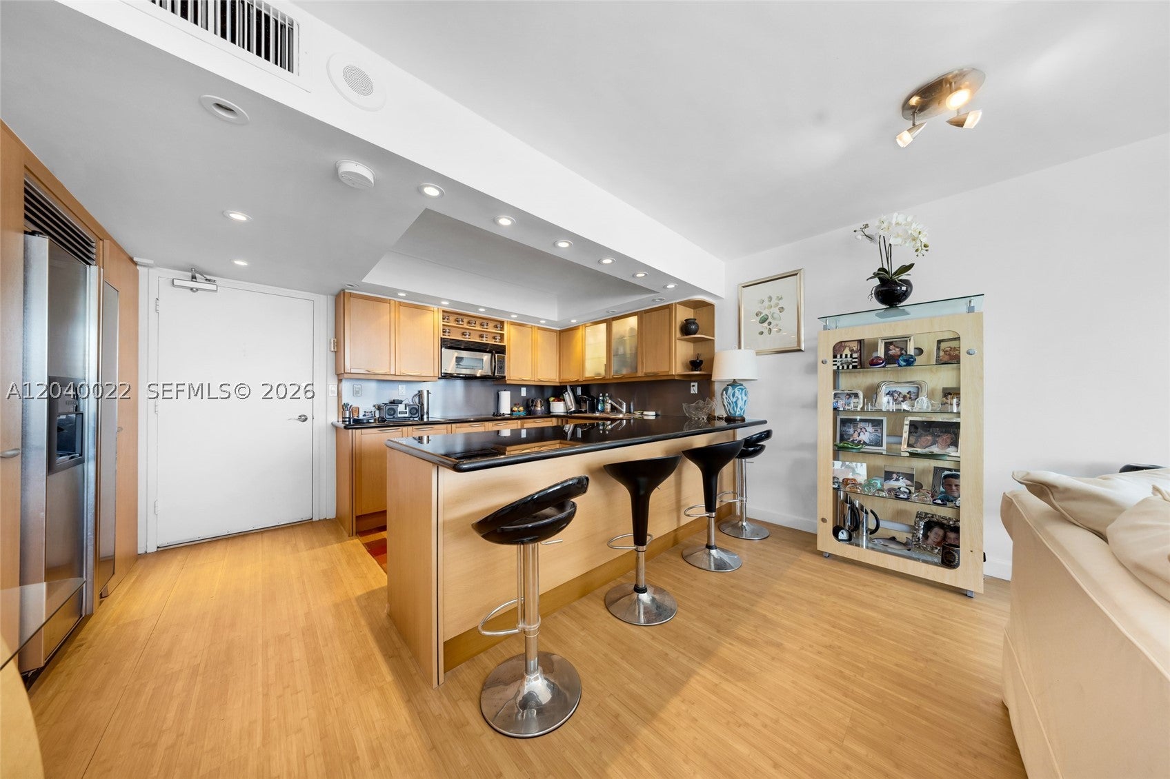 465 Ocean Dr 1009