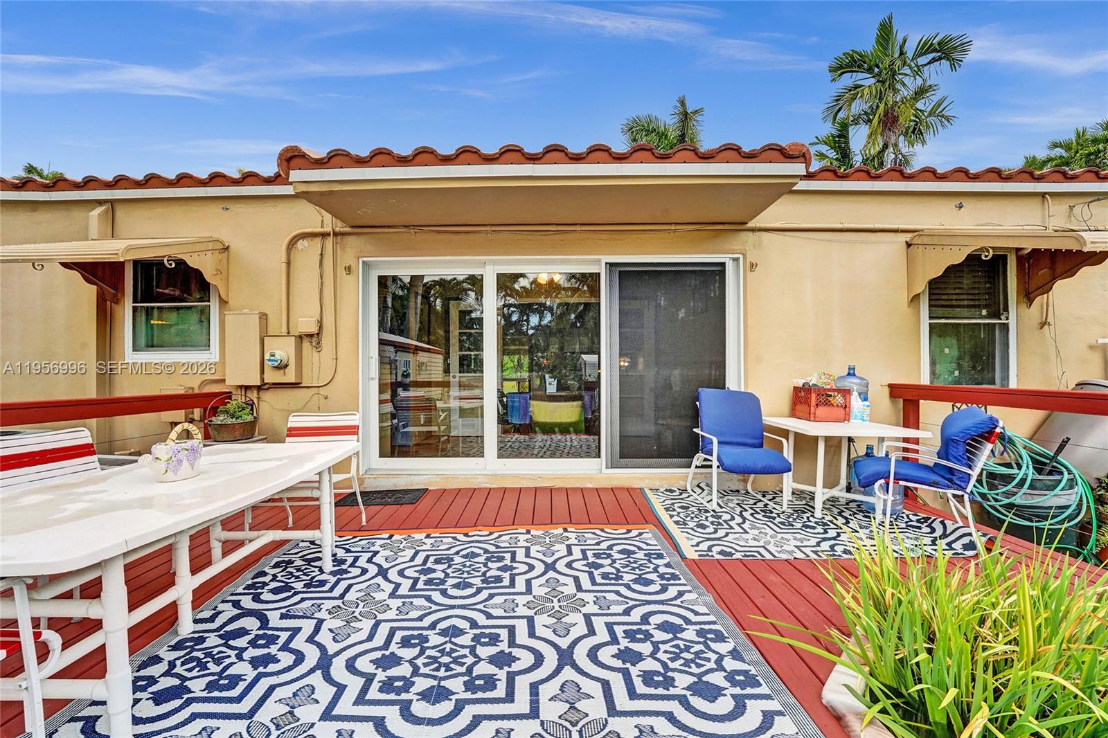 HOLLYWOOD LAKES SECTION - Residential