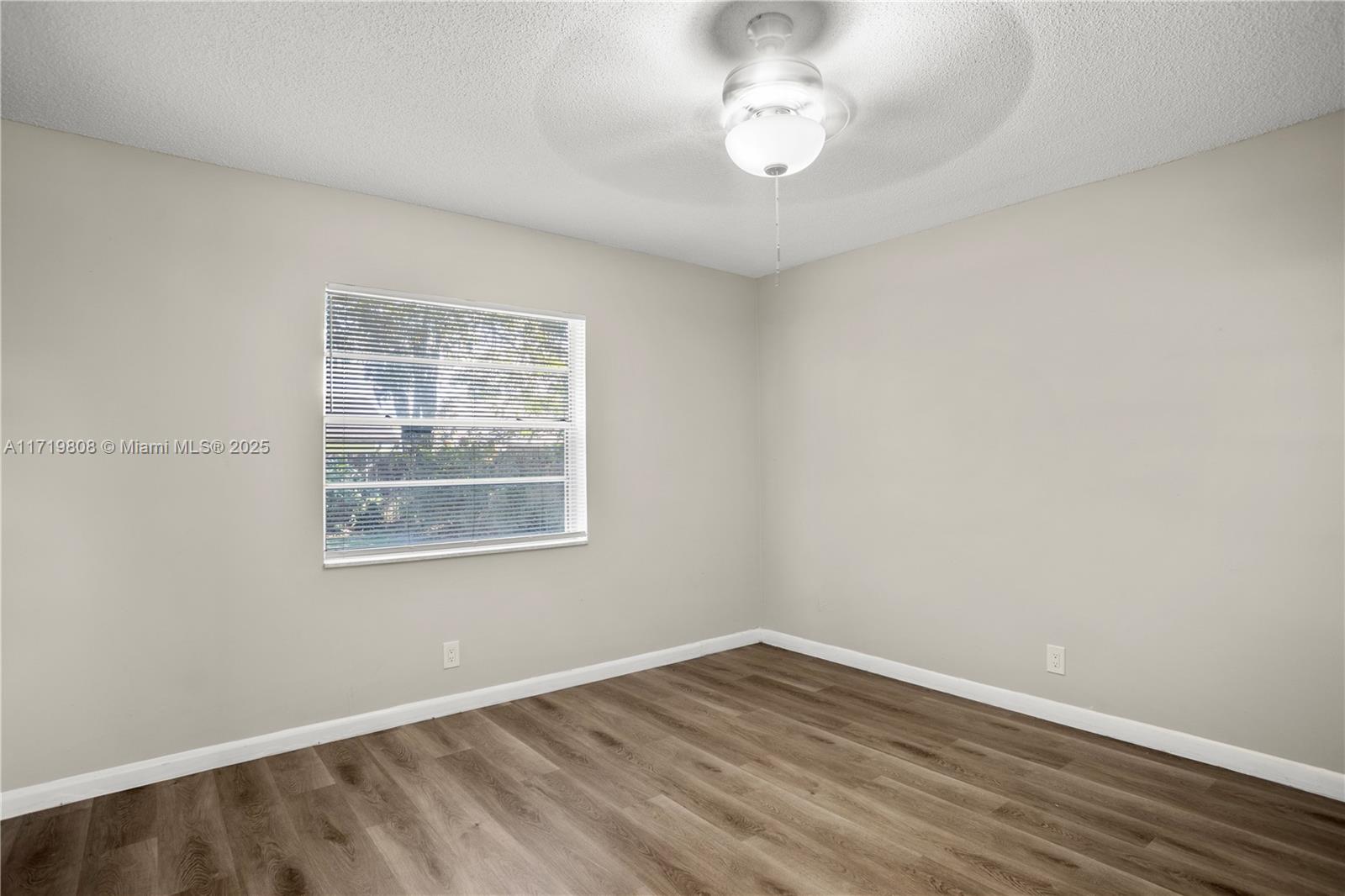 604 SW 76th Ter