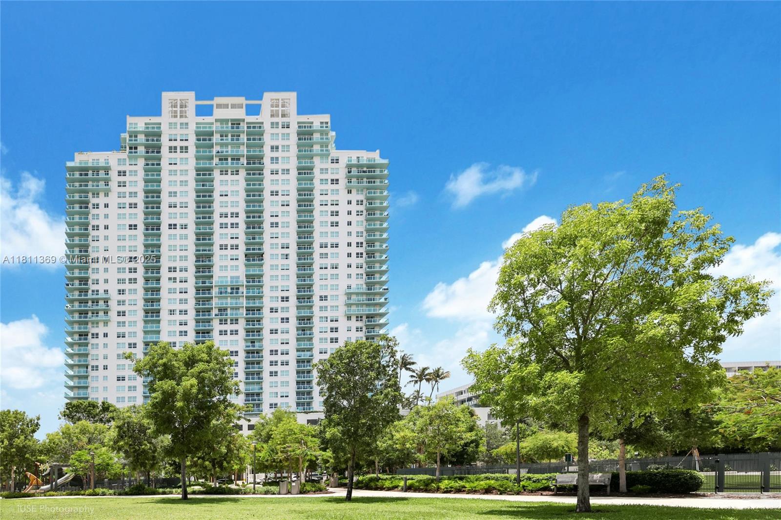 Property for Sale at 650 West Ave Ph09, Miami Beach, Miami-Dade County, Florida - Bedrooms: 2 
Bathrooms: 3  - $2,295,000