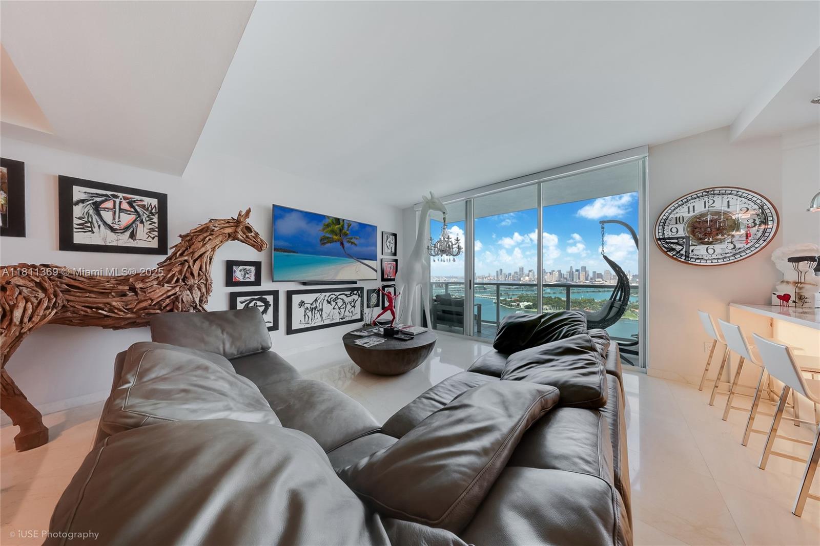 650 West Ave PH09