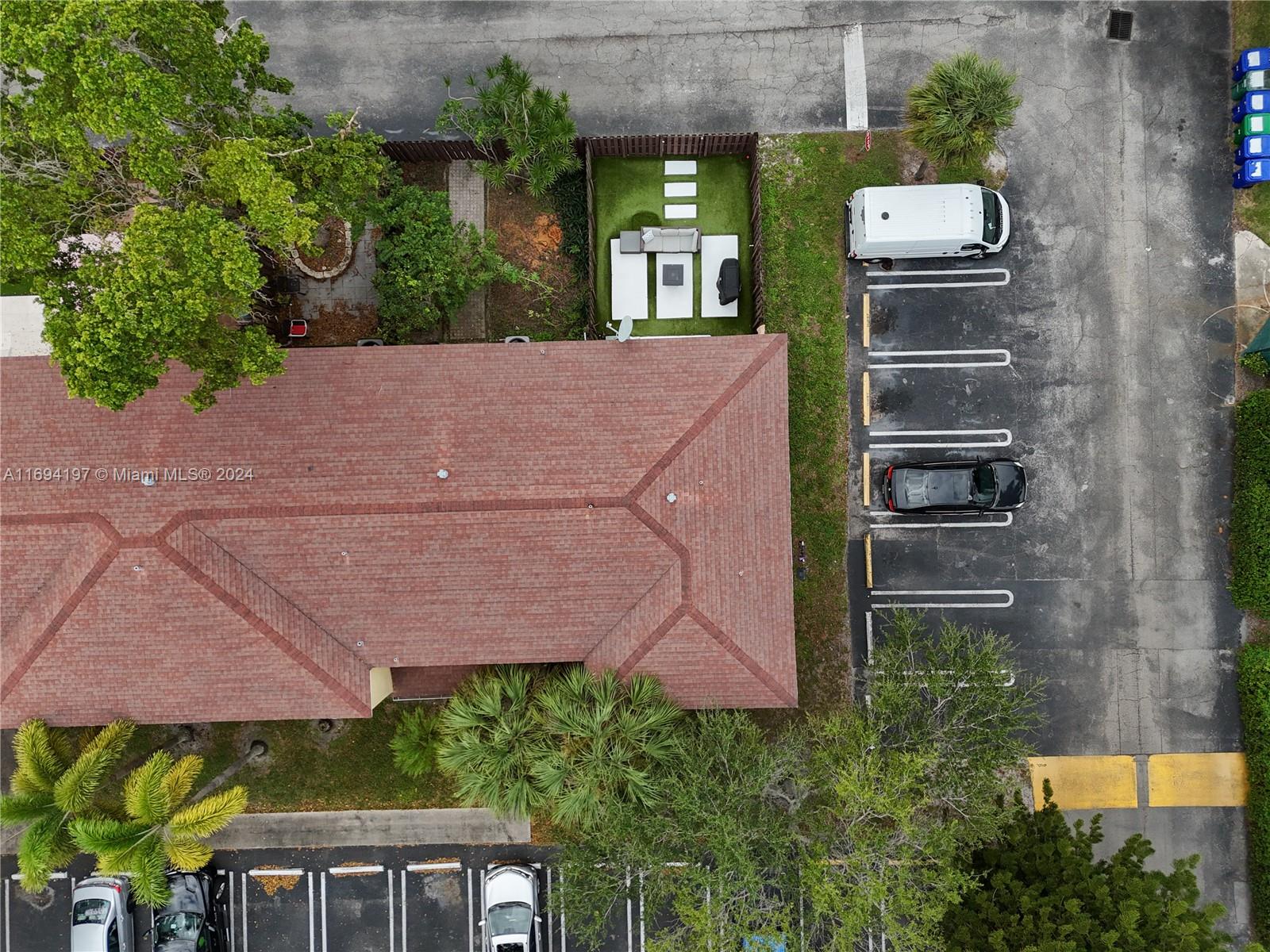 LA PLACIDA SECTION 1 COND - Residential