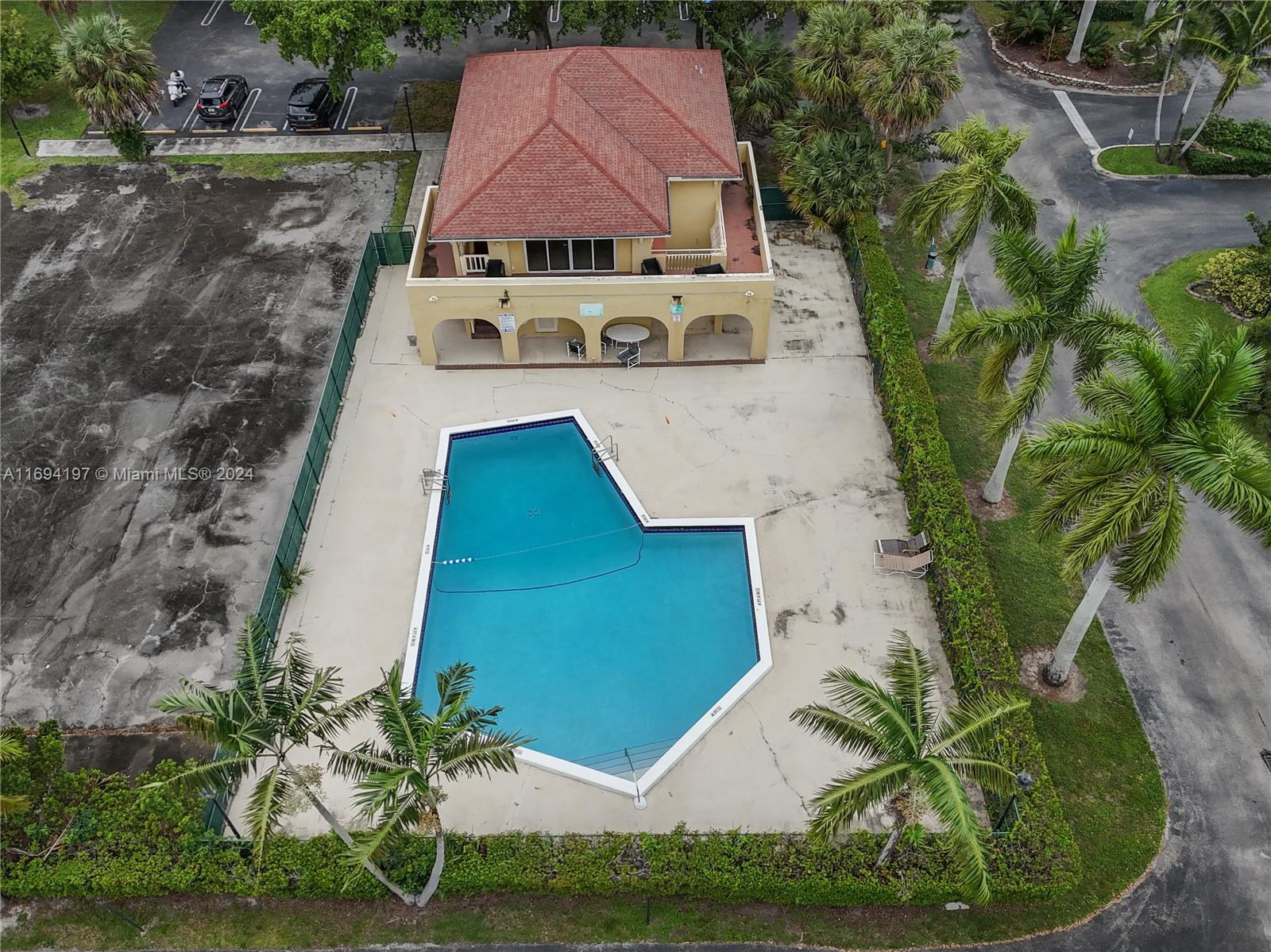 LA PLACIDA SECTION 1 COND - Residential