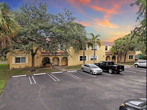 Photo of 10710 La Placida Dr #6-6, Coral Springs, FL 33065 (MLS # A11694197)