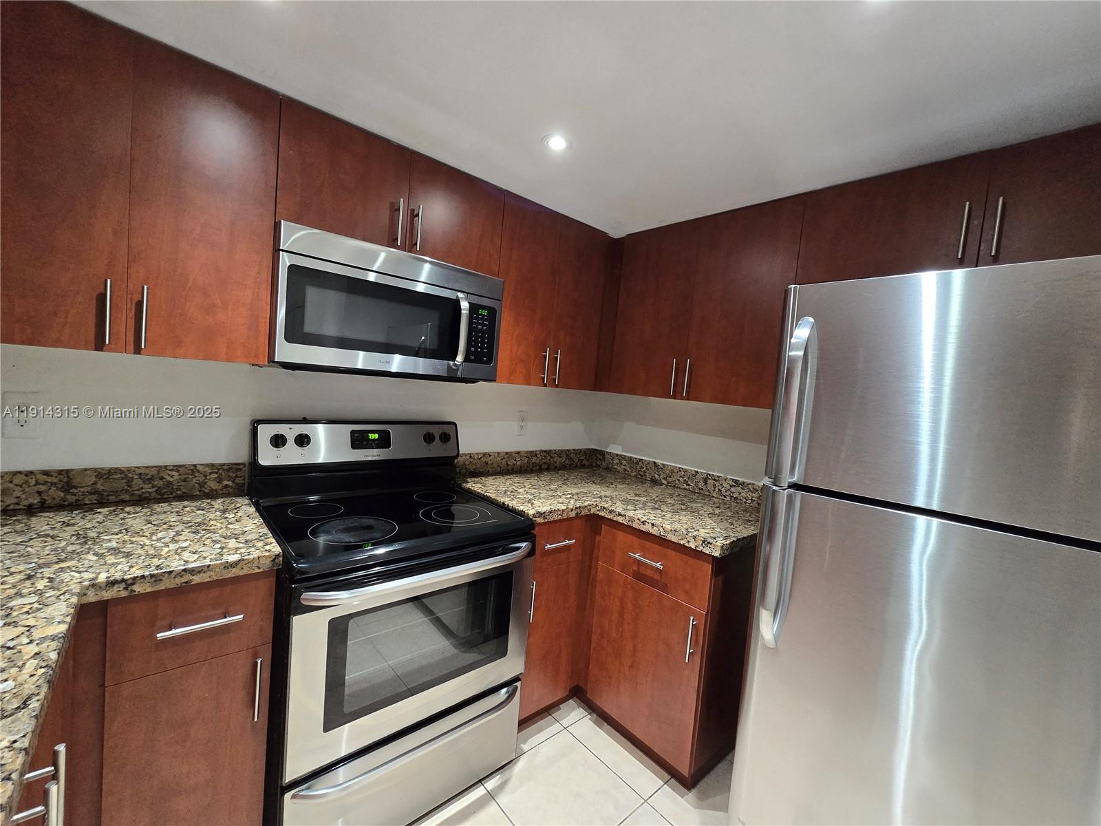 6940 Miami Gardens Dr 1-319