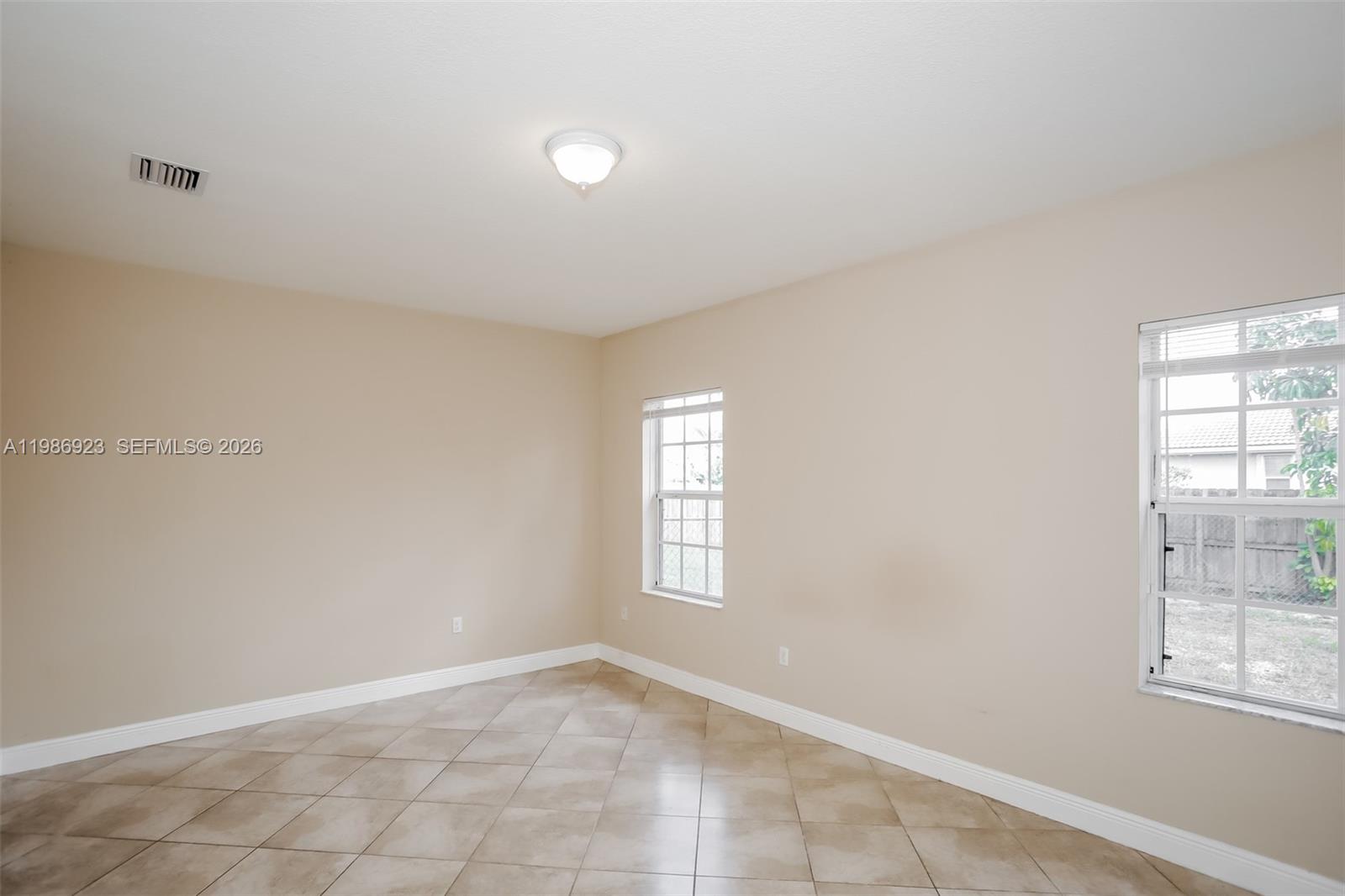 EMERALD GREENS SUB - Residential Lease