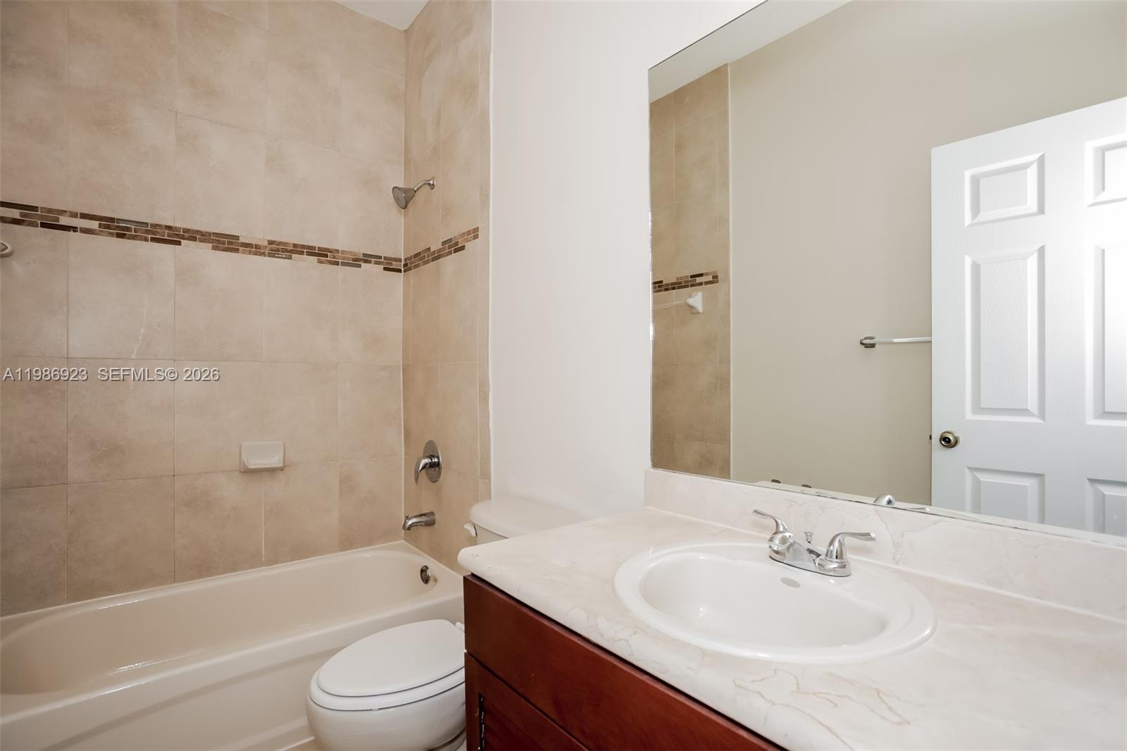 EMERALD GREENS SUB - Residential Lease