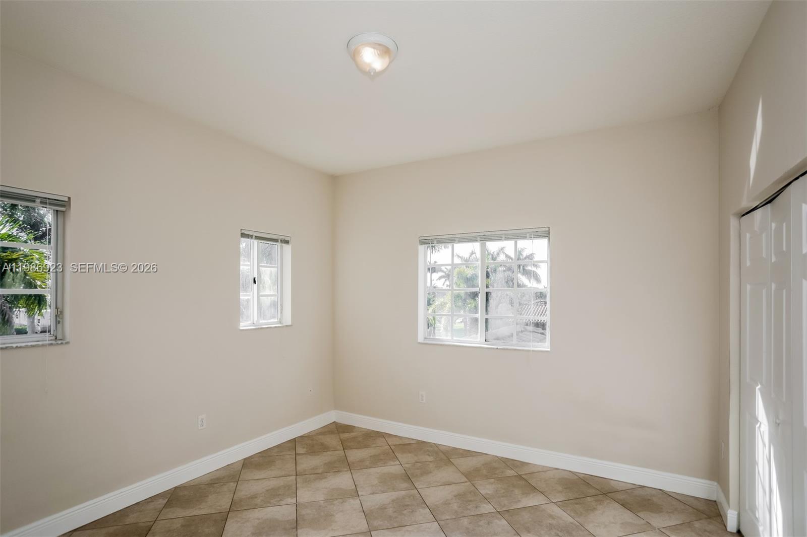 EMERALD GREENS SUB - Residential Lease