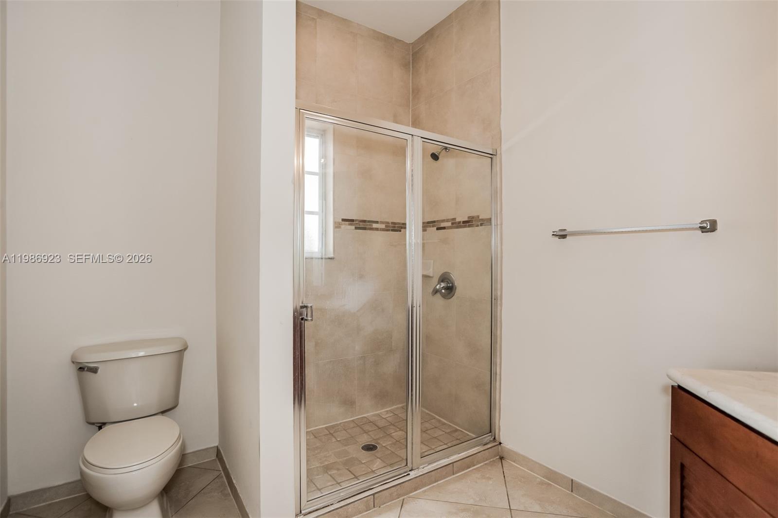 EMERALD GREENS SUB - Residential Lease