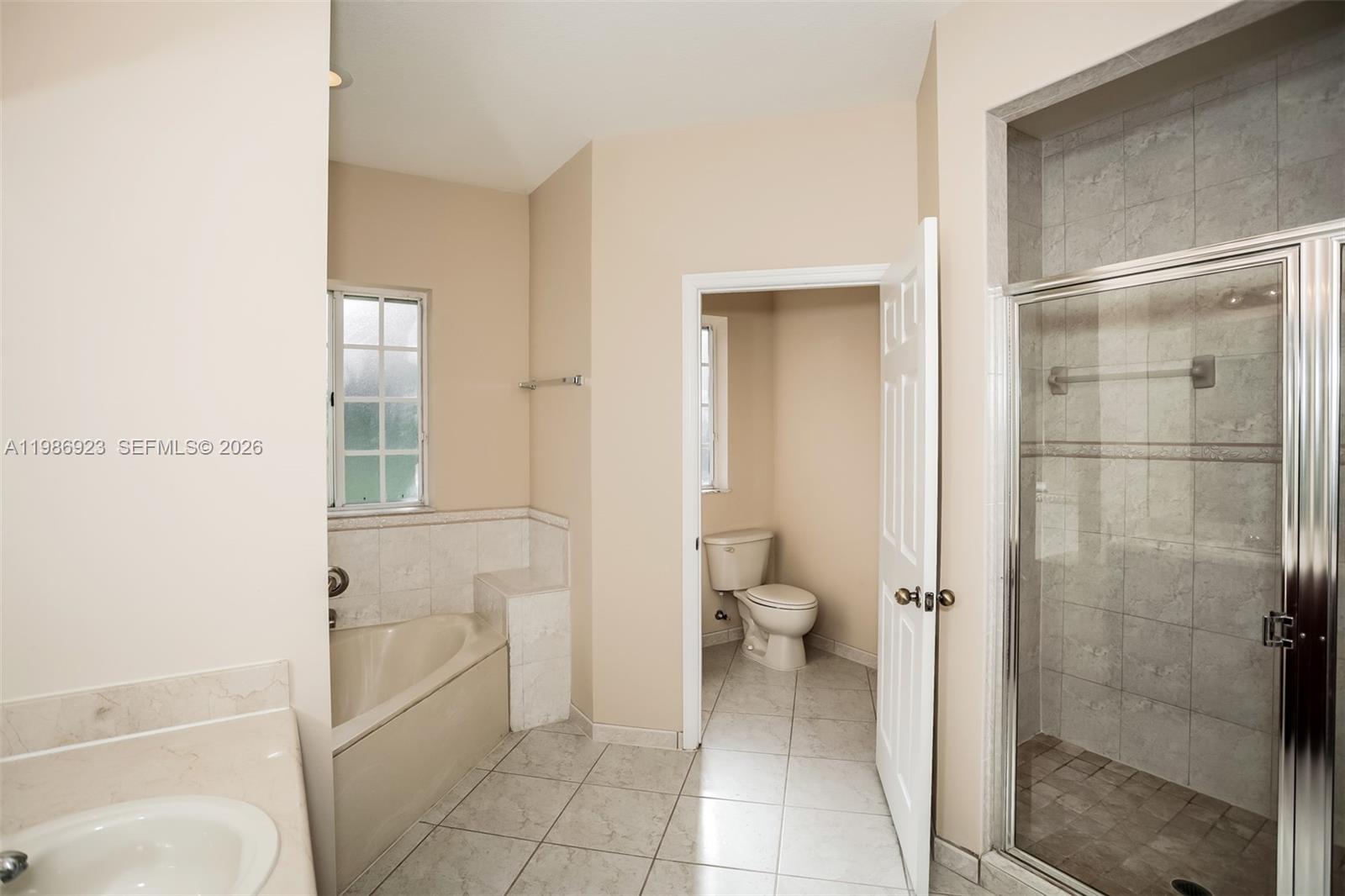 EMERALD GREENS SUB - Residential Lease