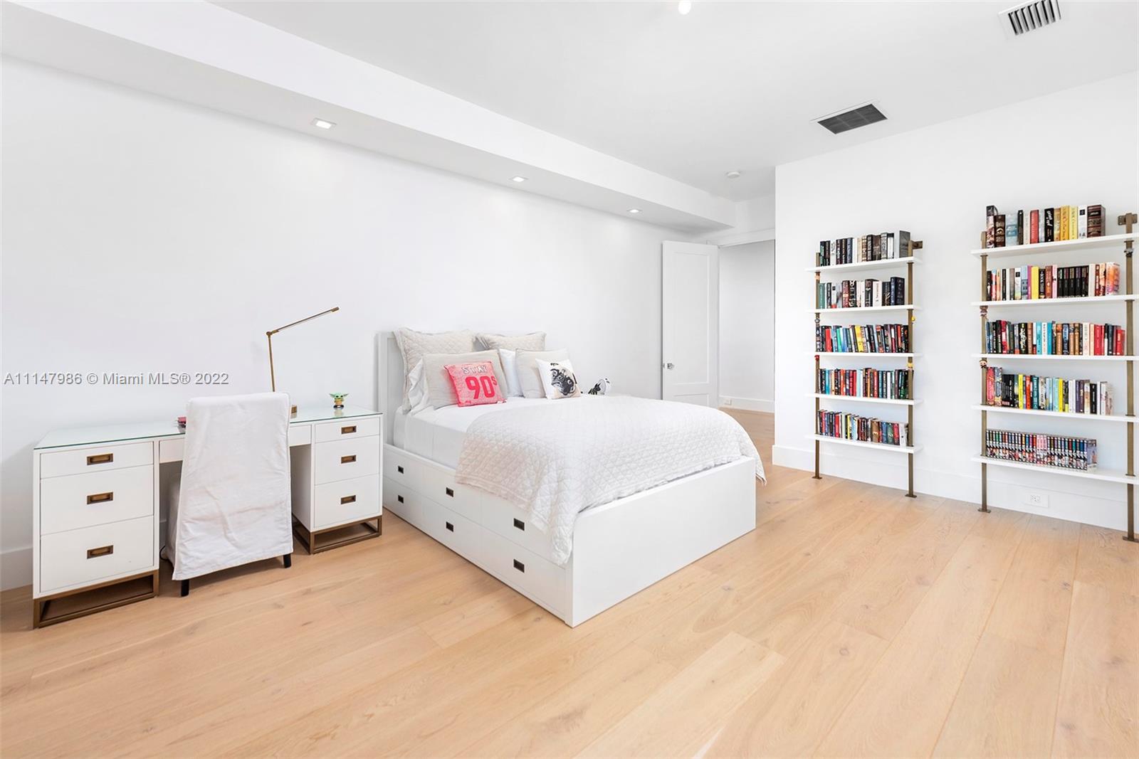 RIDGELINE ESTATES - Residential