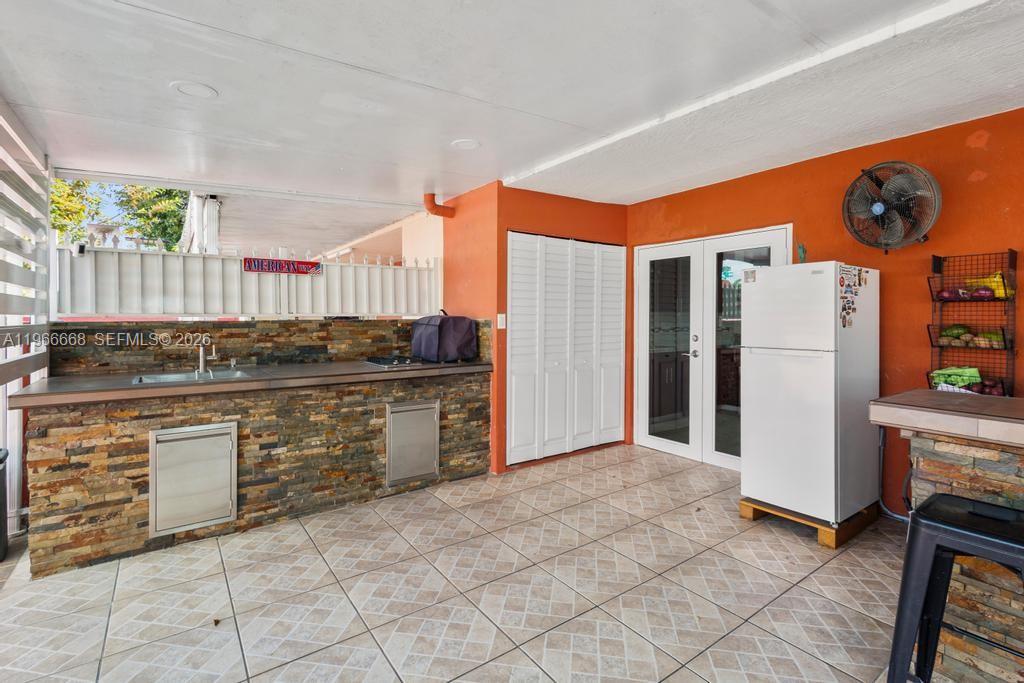 GARDEN VILLAS CONDO II - Residential