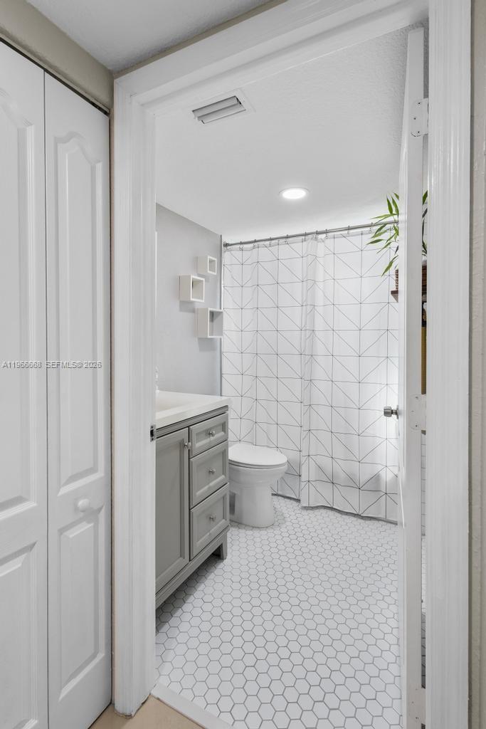 GARDEN VILLAS CONDO II - Residential