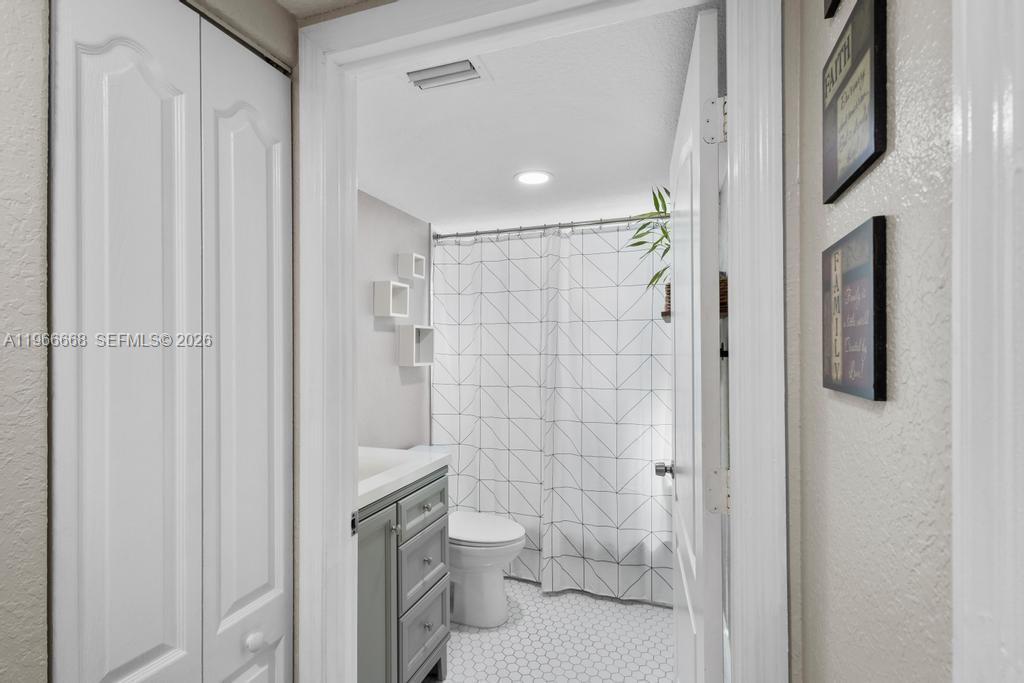 GARDEN VILLAS CONDO II - Residential