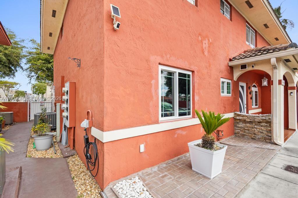 GARDEN VILLAS CONDO II - Residential