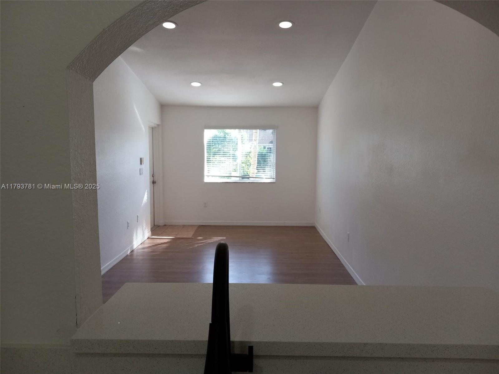 3395 NE 9th St 202
