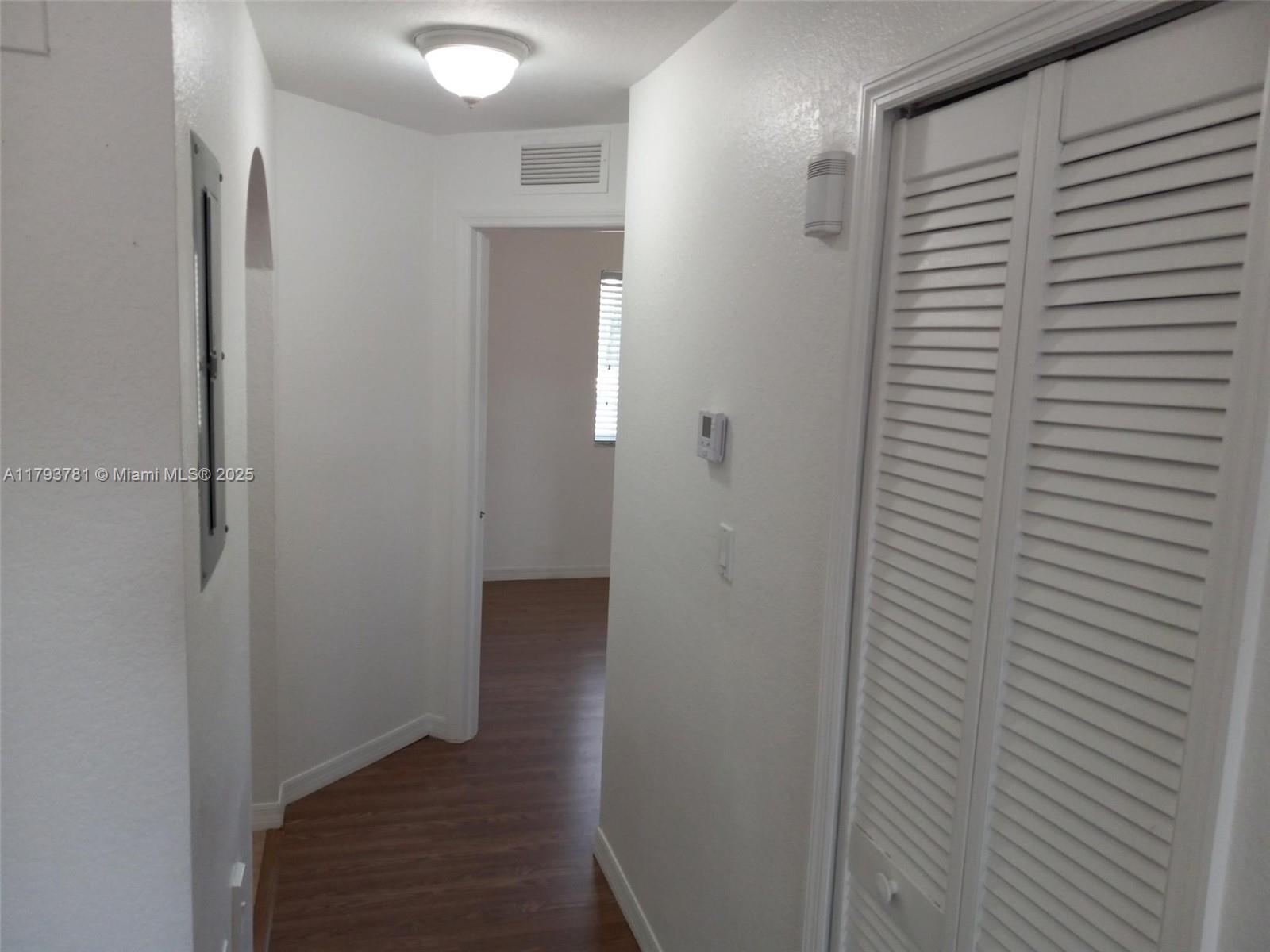 3395 NE 9th St 202