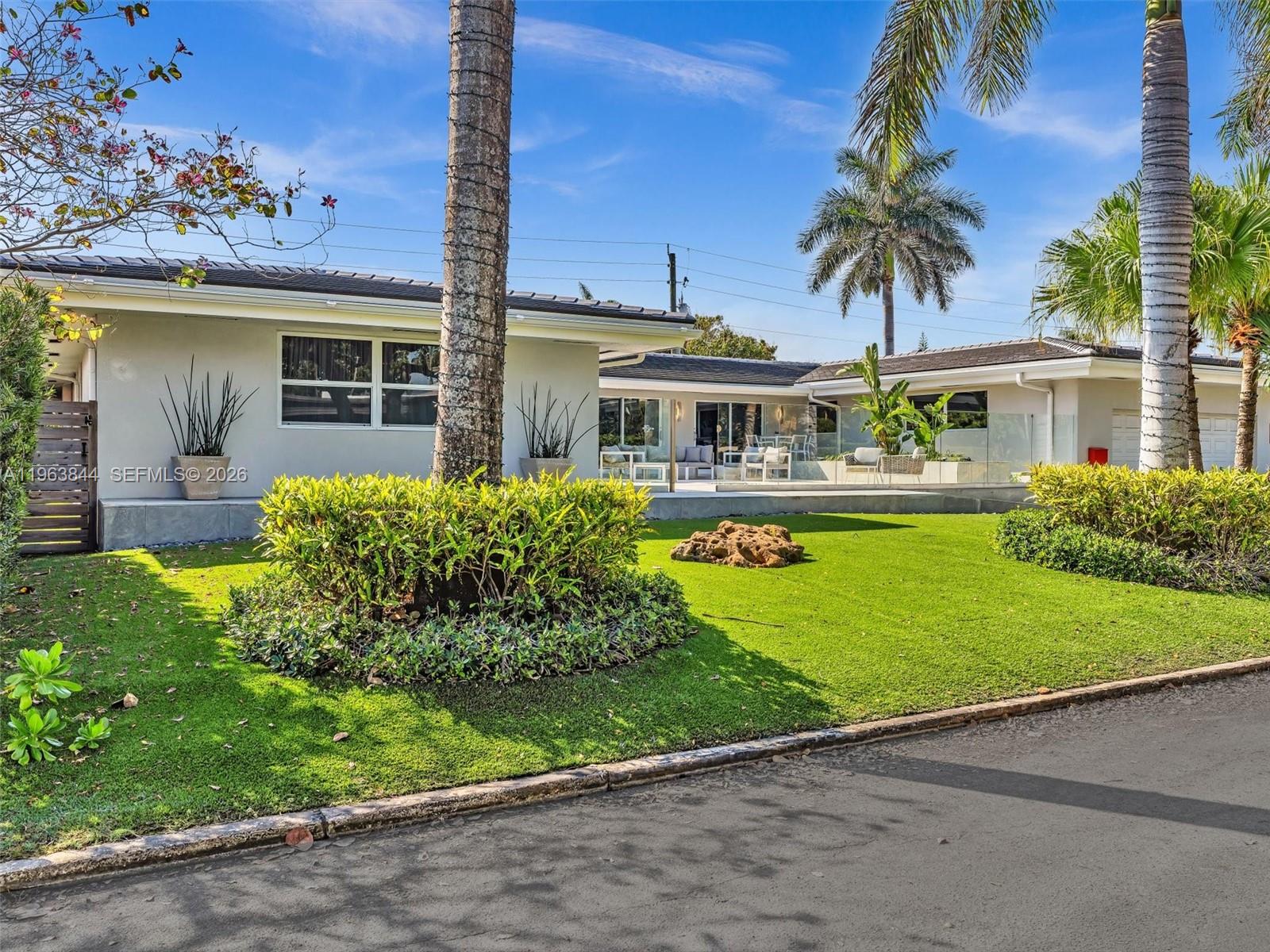 HOLLYWOOD LAKES SECTION - Residential