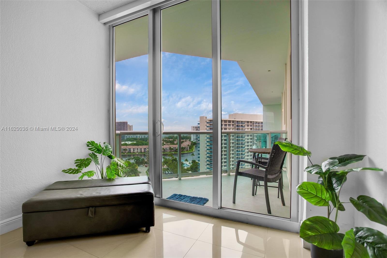 TIDES ON HOLLYWOOD BEACH - Residential