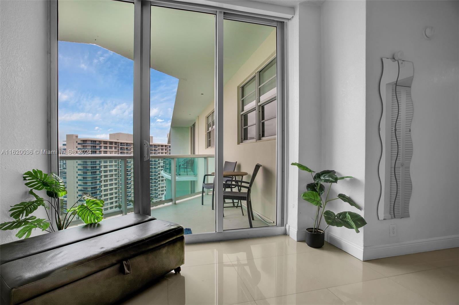 TIDES ON HOLLYWOOD BEACH - Residential
