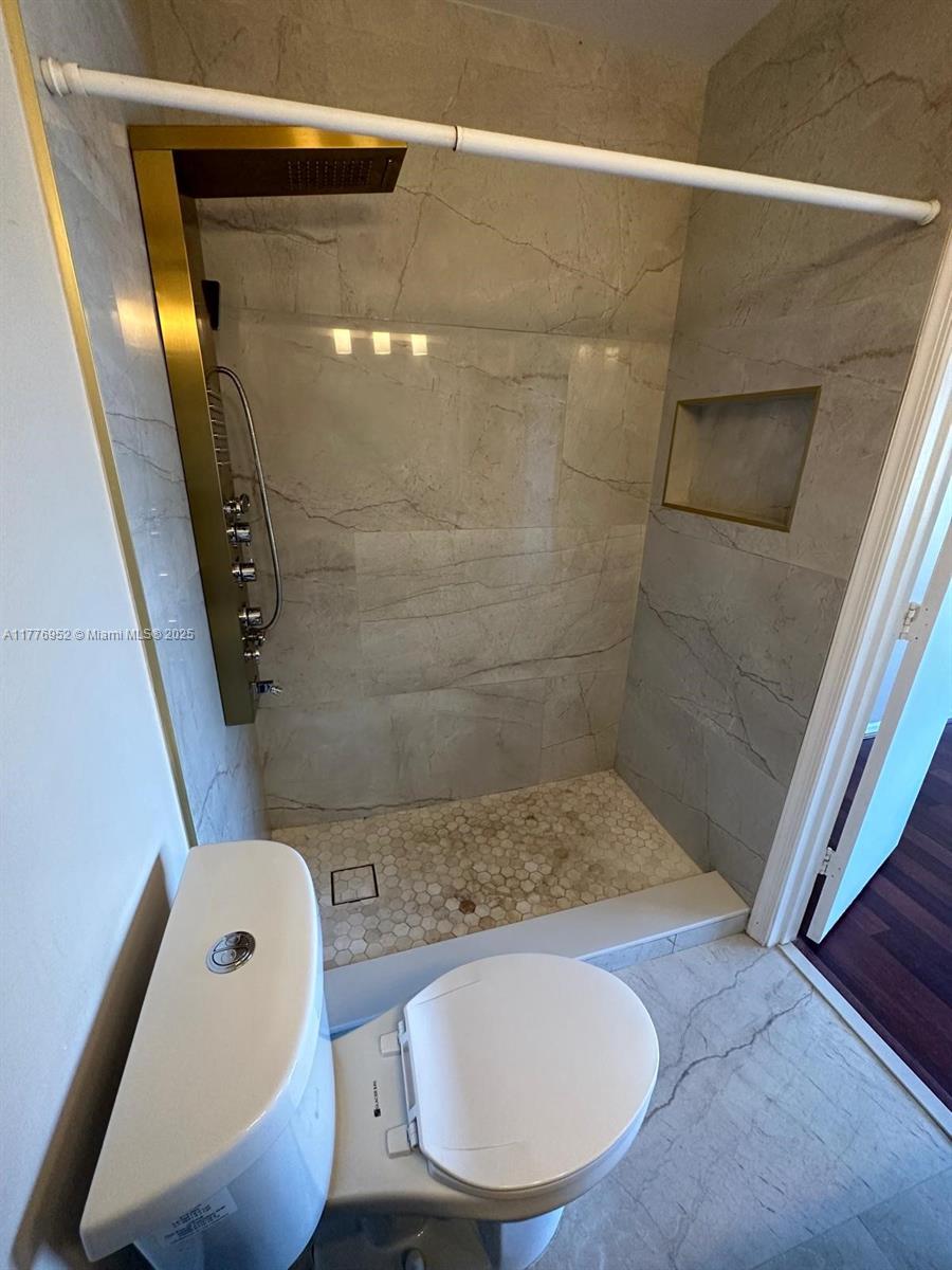 BANYAN OAKRIDGE COMMERCIAL - Residential