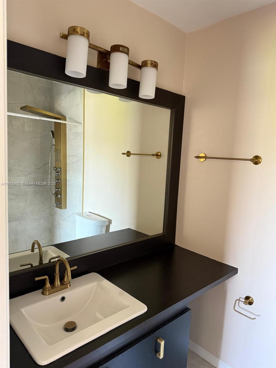 BANYAN OAKRIDGE COMMERCIAL - Residential