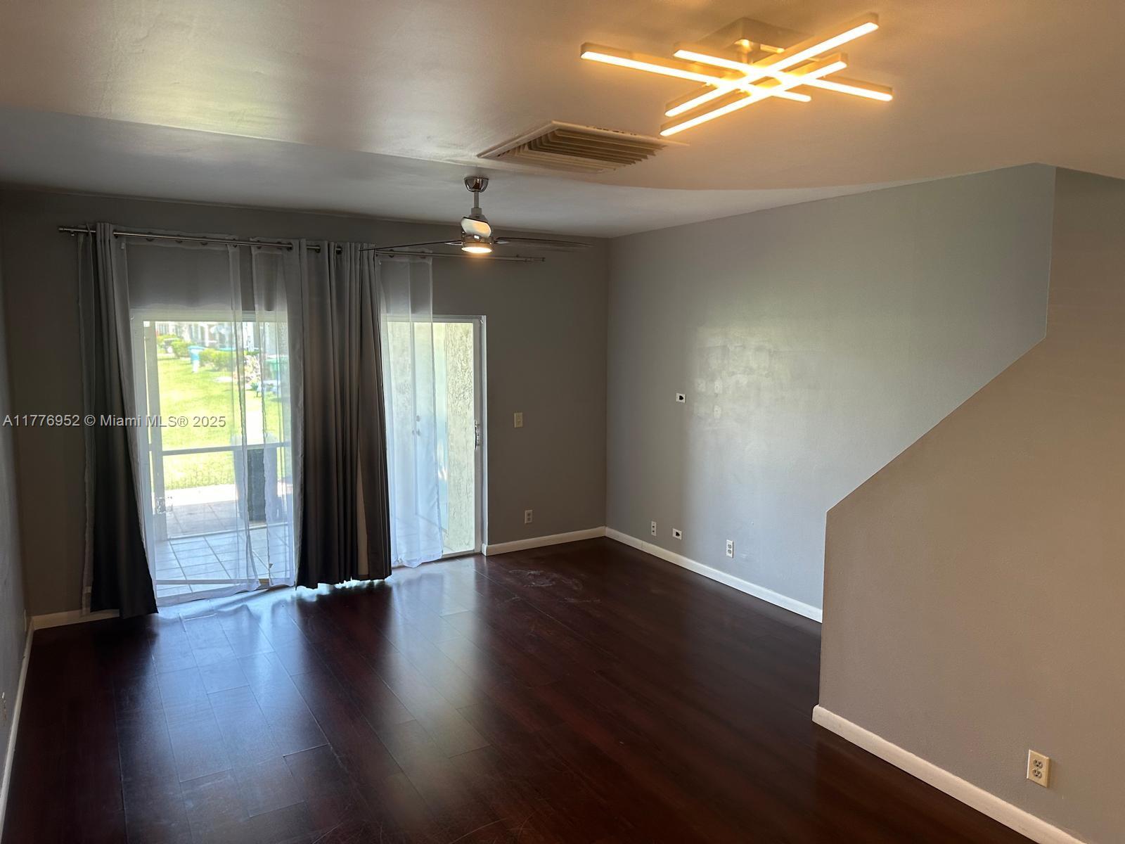 BANYAN OAKRIDGE COMMERCIAL - Residential