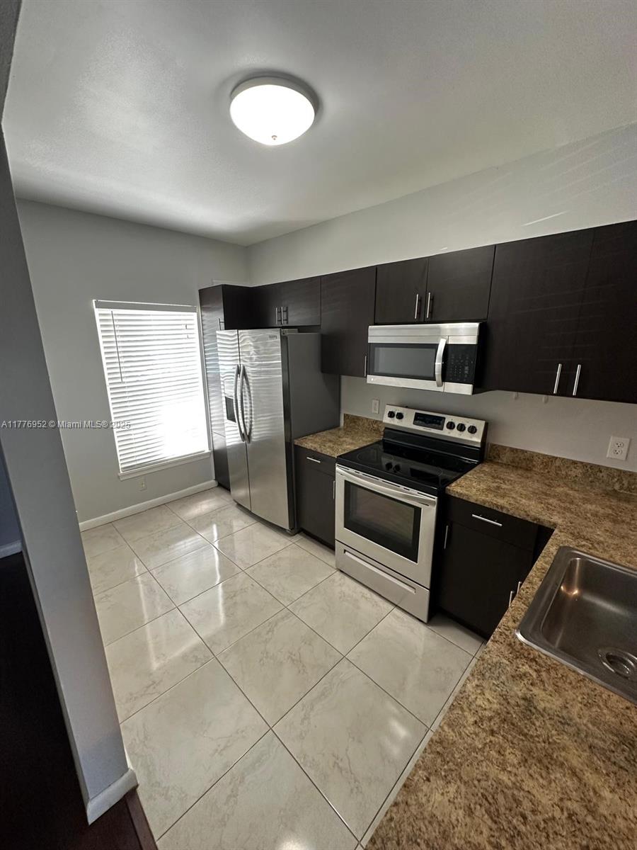 3145 SW 50th St 3145