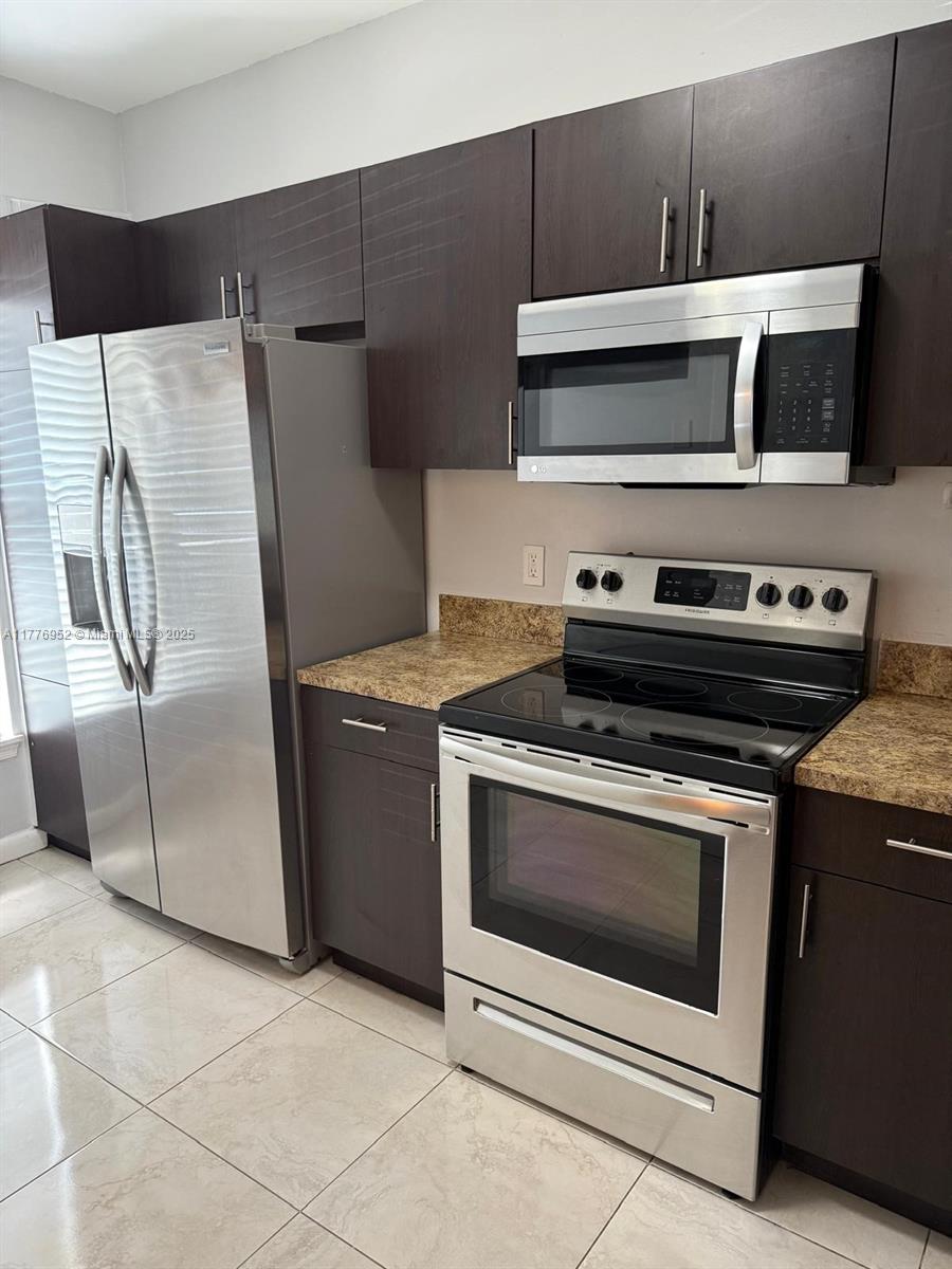 3145 SW 50th St 3145