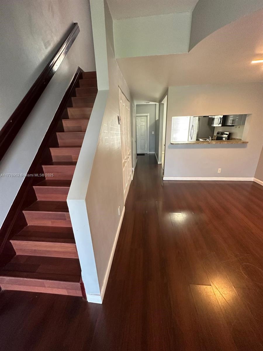 BANYAN OAKRIDGE COMMERCIAL - Residential