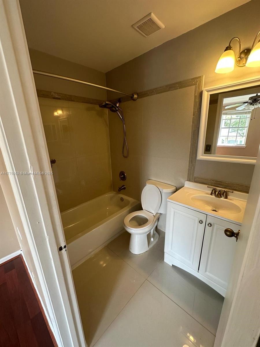 BANYAN OAKRIDGE COMMERCIAL - Residential