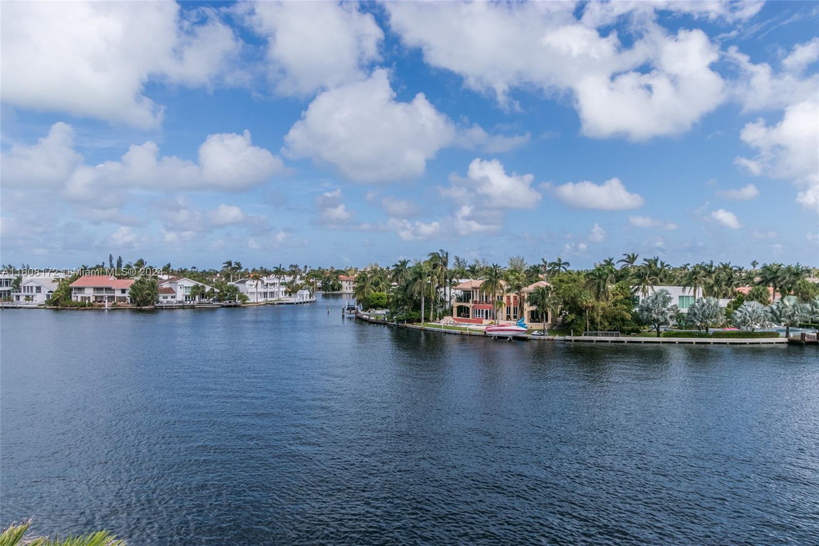 Property for Sale at 20191 E Country Club Dr Th-4, Aventura, Miami-Dade County, Florida - Bedrooms: 3 
Bathrooms: 3  - $1,199,000