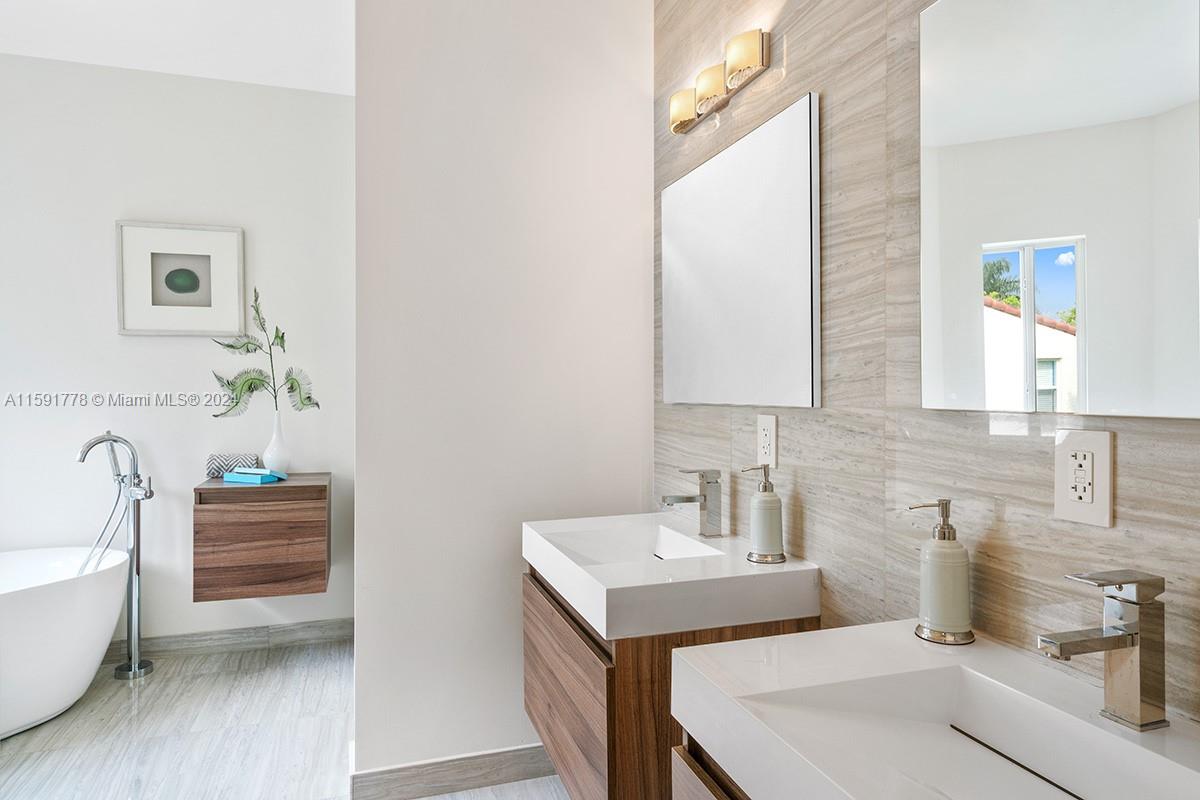 LA GORCE GOLF SUB - Residential