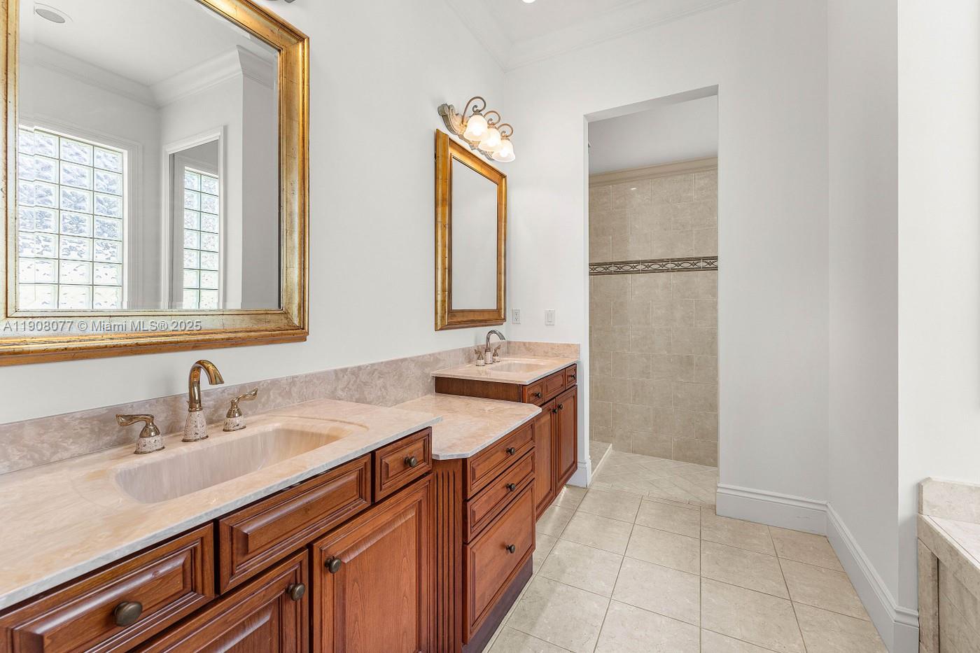 TOMKUS - Residential