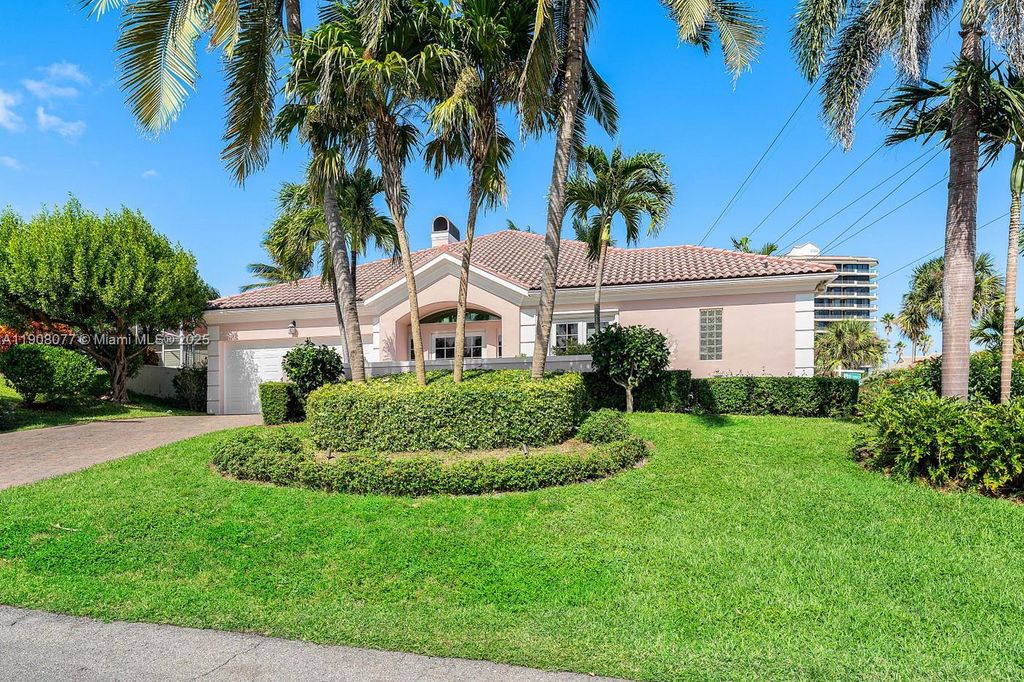 Photo of 705 Ocean Dr, Juno Beach, FL 33408 (MLS # A11908077)