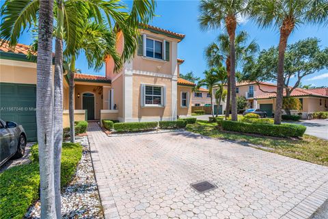 Single Family Residence in Miami Lakes FL 8369 143rd St St 1.jpg
