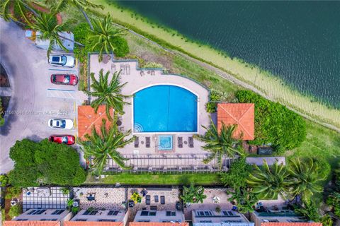 Single Family Residence in Miami Lakes FL 8369 143rd St St 31.jpg