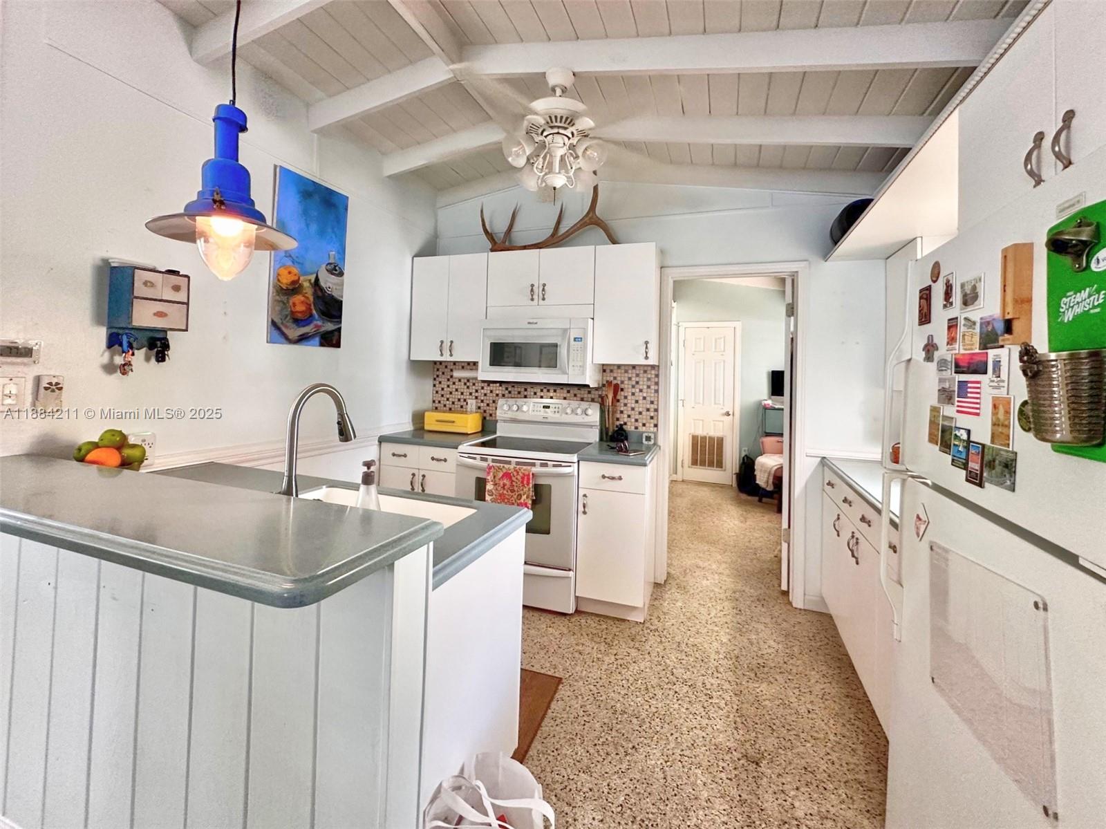 PLANTATION KEY COLONY - Residential