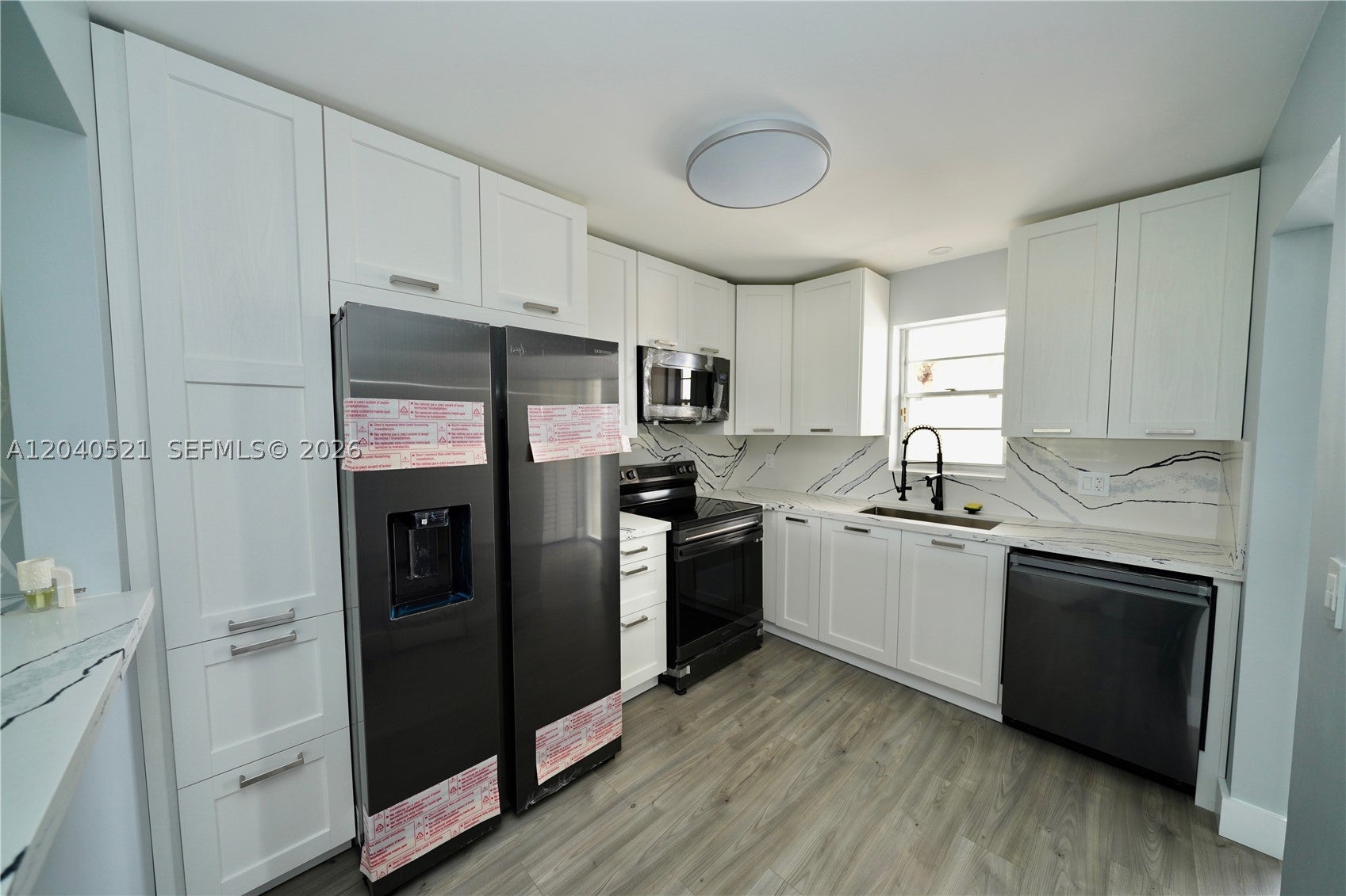 2541 Aragon Blvd 305
