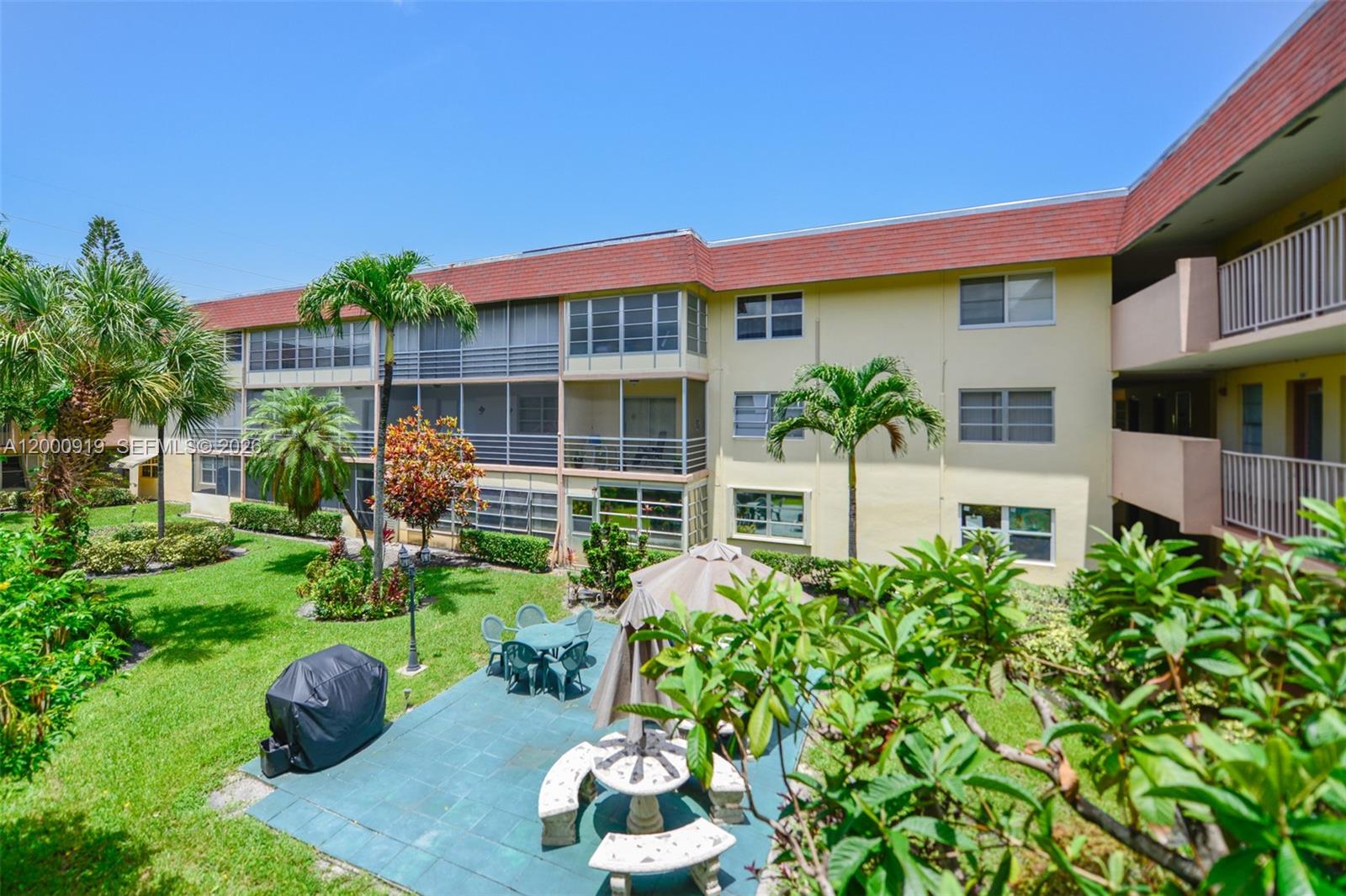 LAUDERDALE OAKS CONDO II - Residential Lease