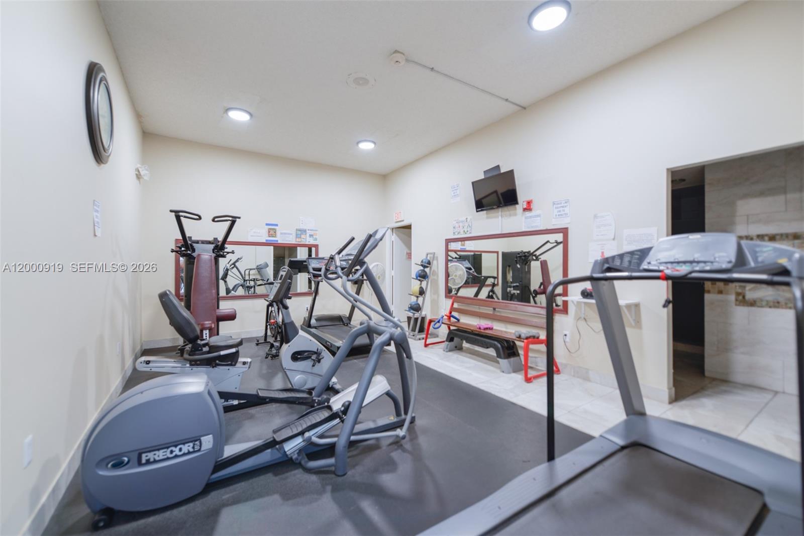 LAUDERDALE OAKS CONDO II - Residential Lease